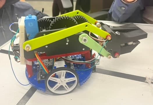Side view of the robot's solar panel lifting mechanism